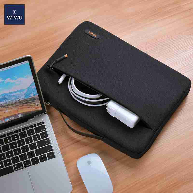 Funda Pilot M Black WIWU